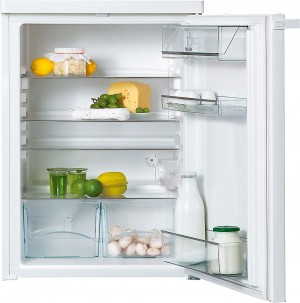 Stand-Kühlschrank mit ComfortClean für leichte Reinigung bei hoher Energieeffizienz.
