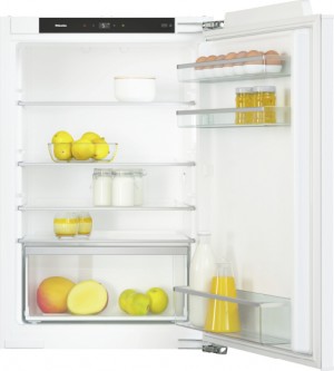 Einbau-Kühlschrank mit LED-Beleuchtung für mehr Komfort. 