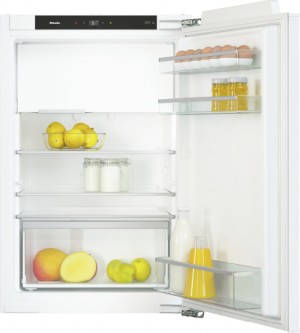 Einbau-Kühlschrank mit integriertem 4*-Gefrierfach und LED Beleuchtung für mehr Komfort.