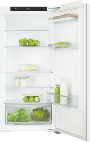 Einbau-Kühlschrank mit LED-Beleuchtung für mehr Komfort. 